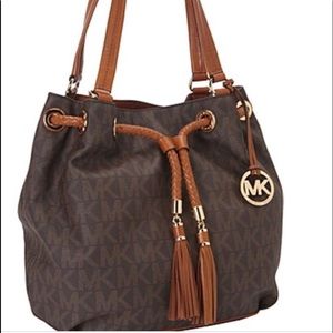 Michael Kors Bucket Bag